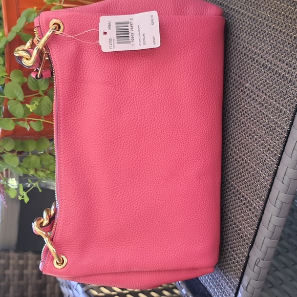 🎁 NEW Coach Mia Pink Pebble Leather with Gold Chain Shoulder Bag NEW w Tags - Picture 4 of 8